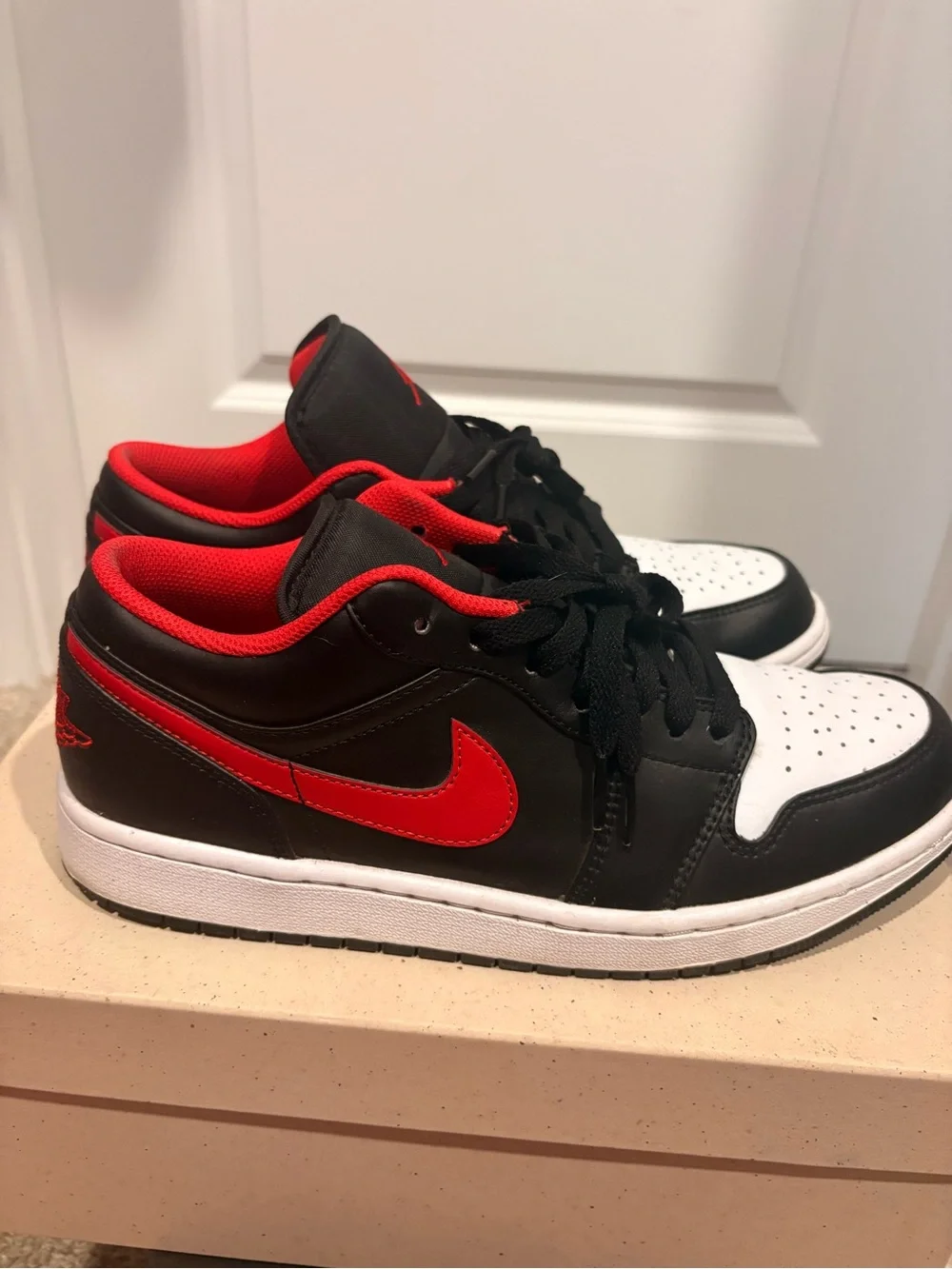 Men’s sz 10 Jordan 1s